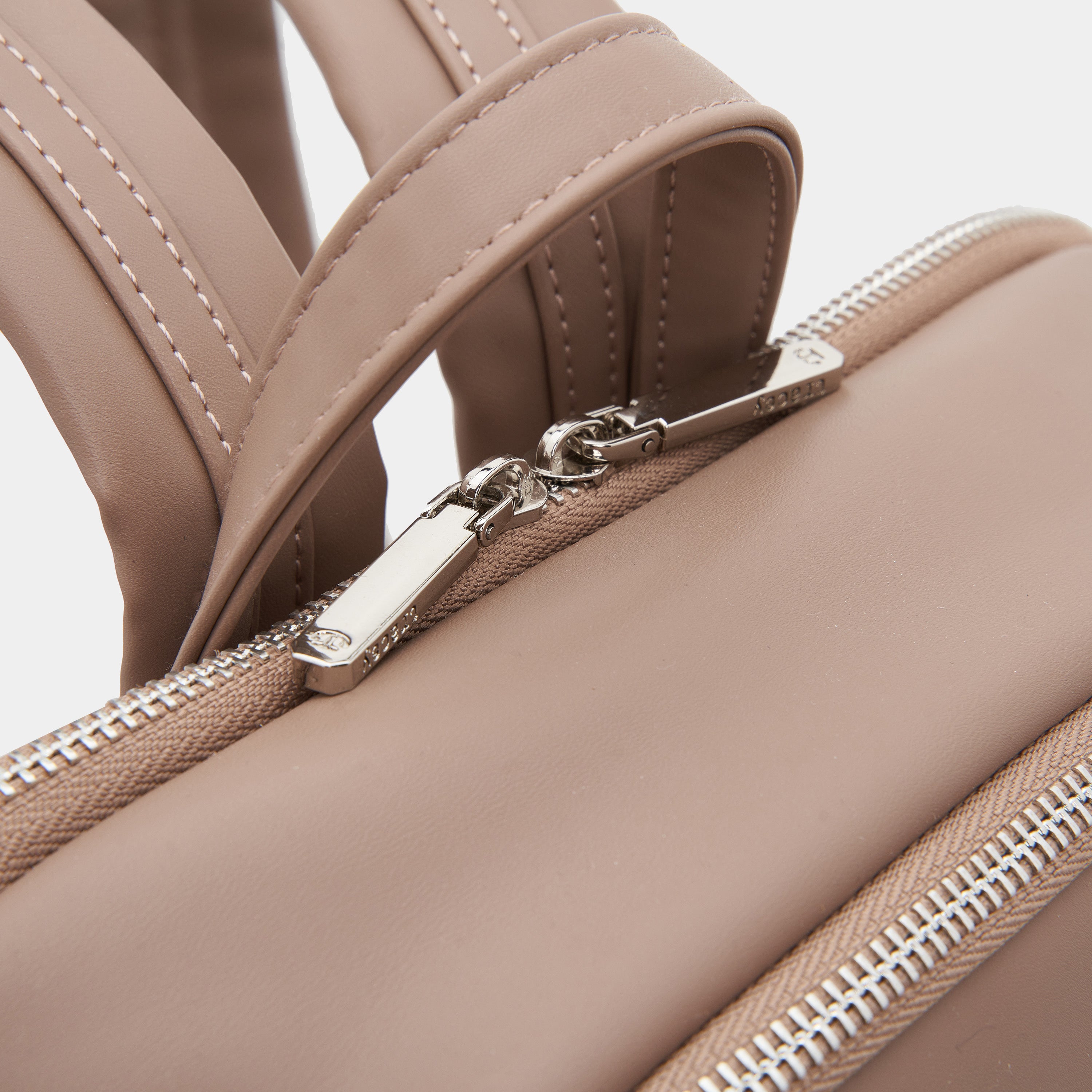Urban Lady Associate 15 Inch Backpack
