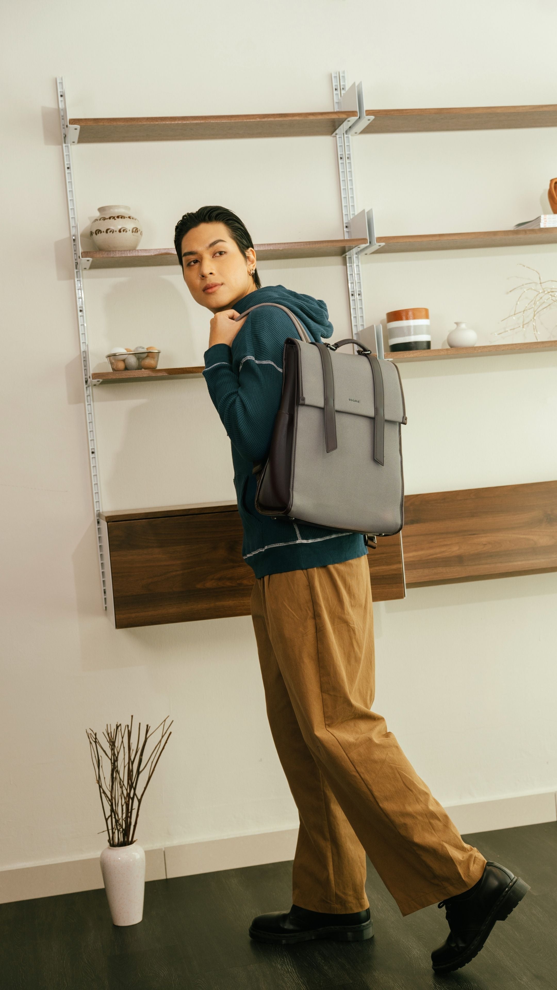 Urban Canvas 14-Inch Backpack (Messy-No-More)