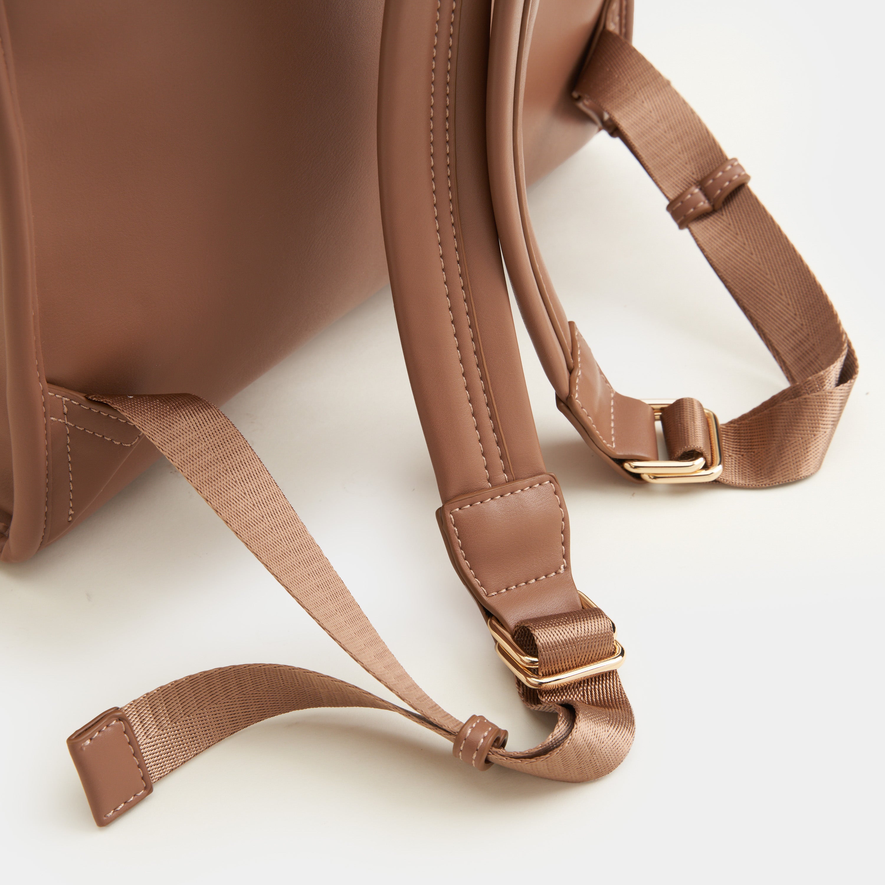 Urban Lady 14-Inch Backpack (Messy-No-More)
