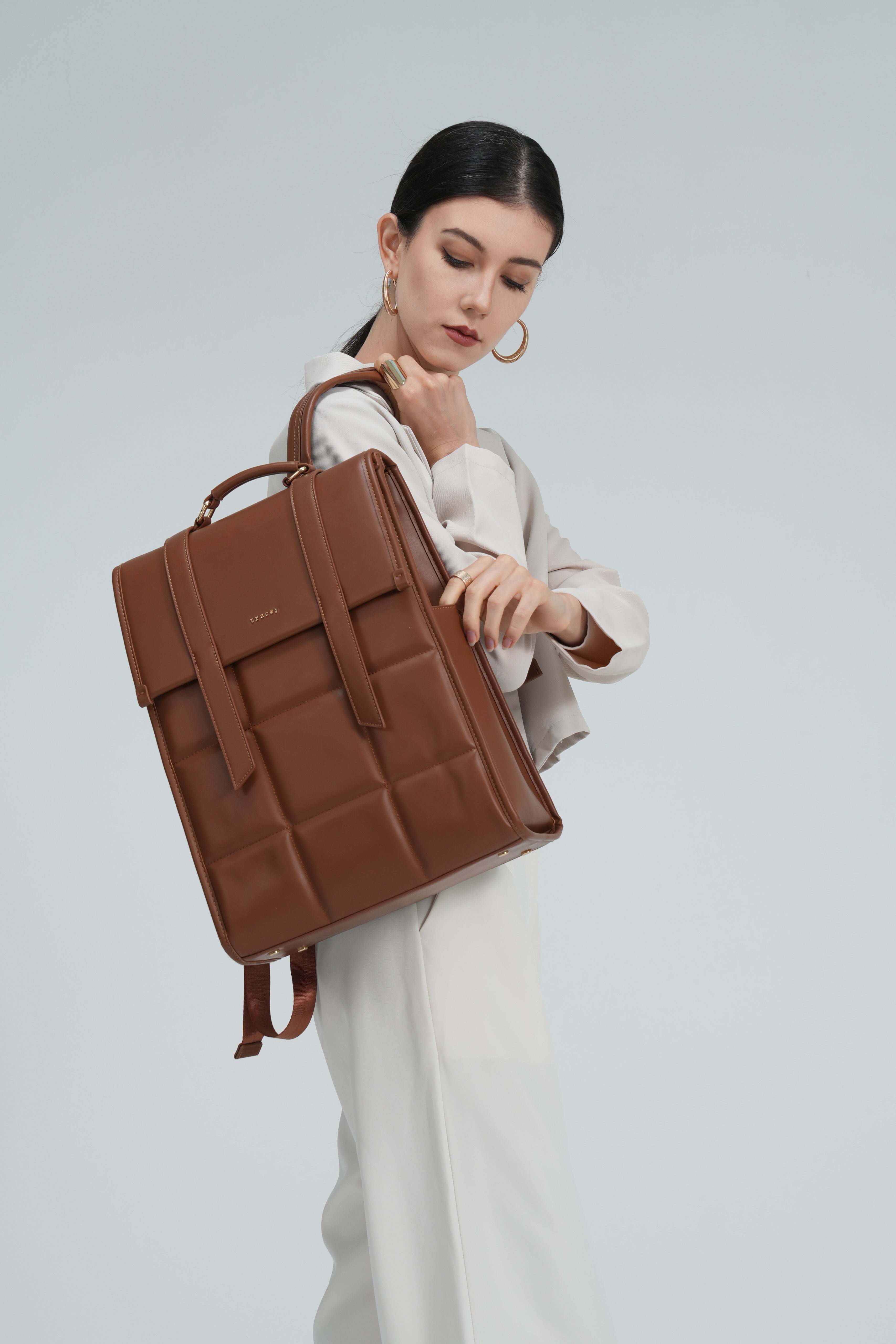Urban Lady 14-Inch Backpack (Messy-No-More)