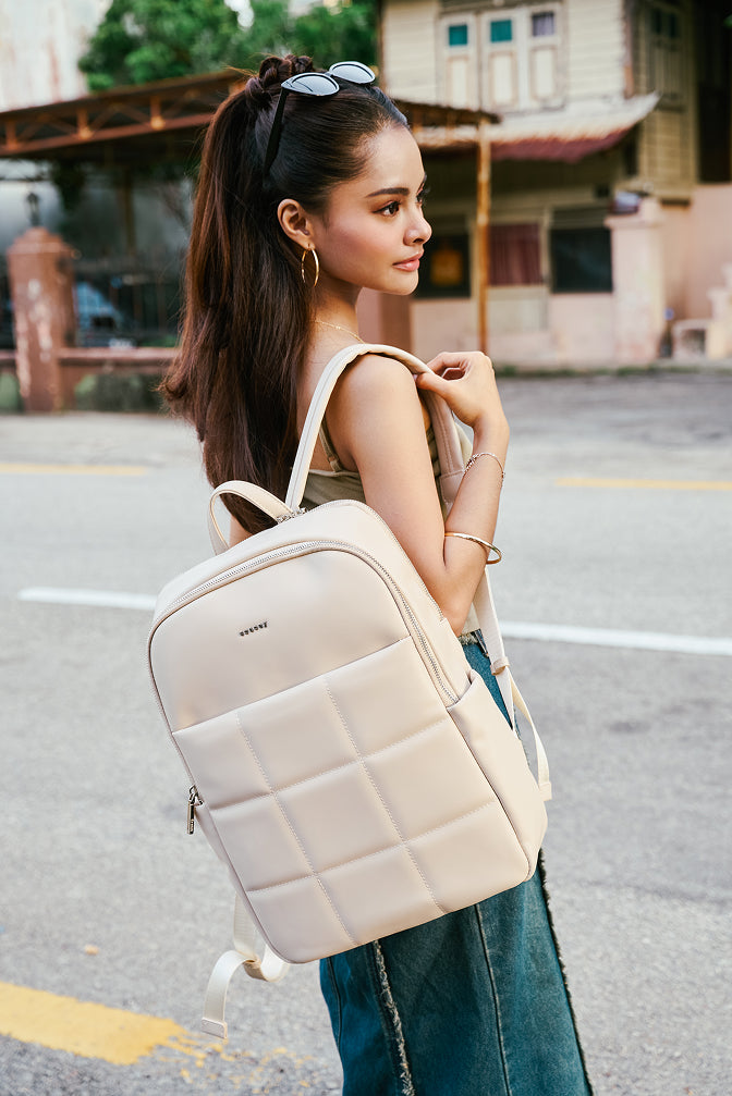 Urban Lady Associate 15 Inch Backpack
